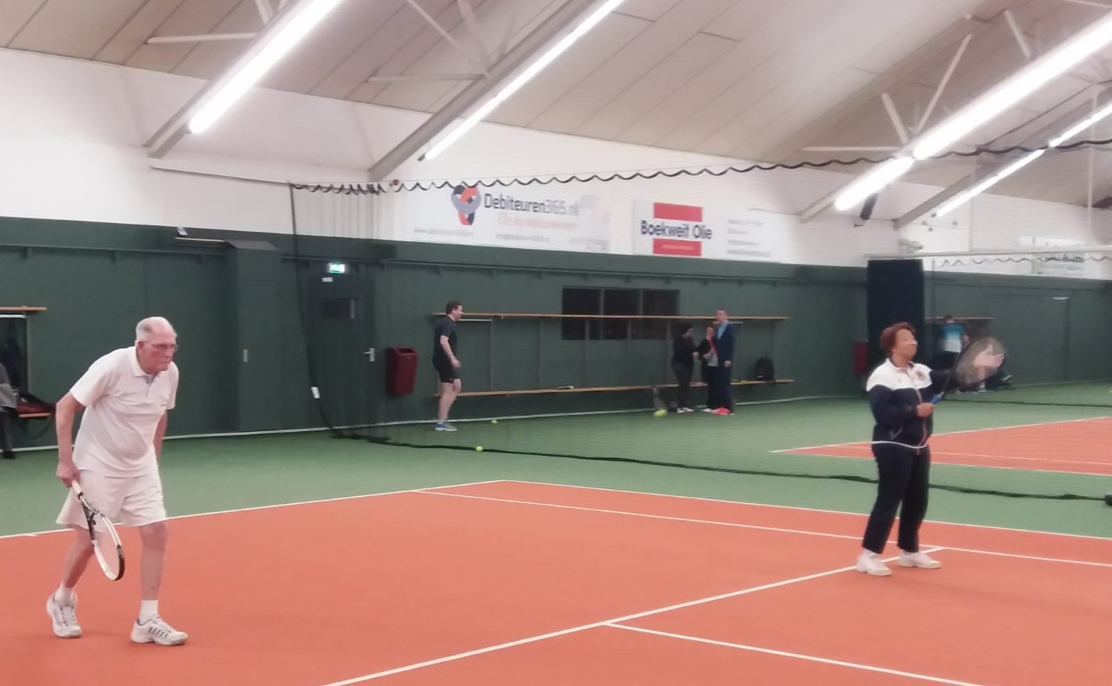 tennistoernooi bijgesneden