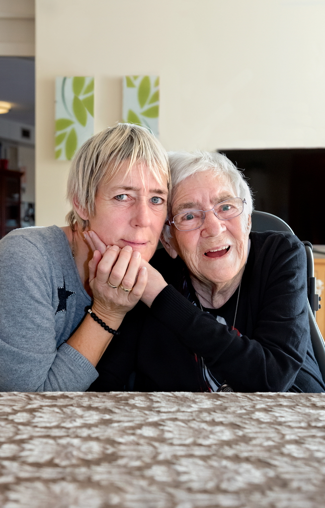 Koggenlandhuis mevrouw Wijbenga met dochter