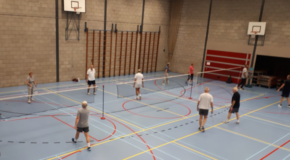 Ouderenbadminton in Hoorn