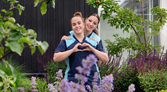 Bring a Friend: Lotte en Melanie werken samen bij Omring