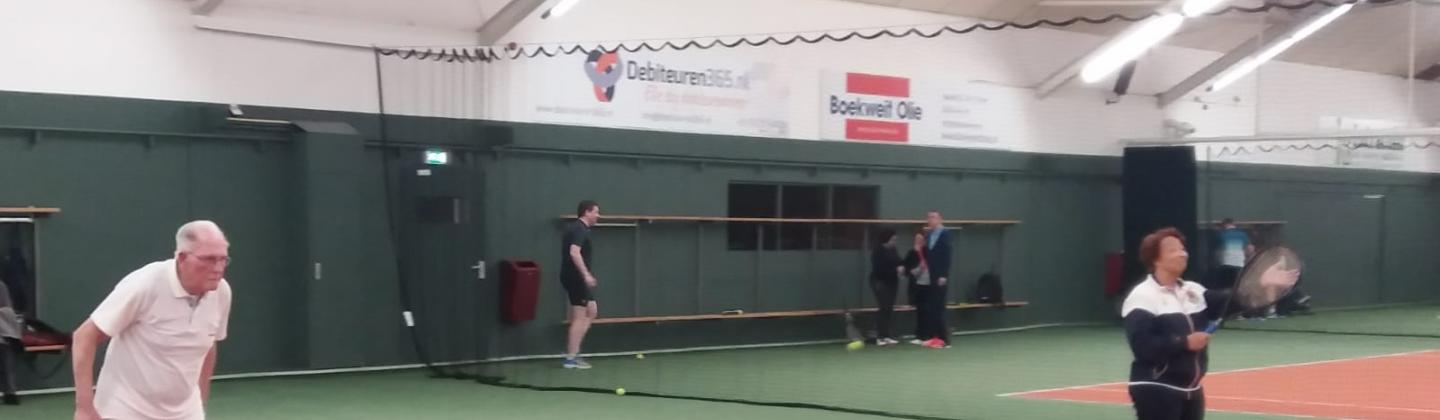 tennistoernooi bijgesneden