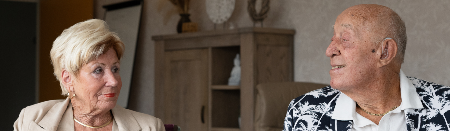 Meneer en mevrouw Jagt samen aan tafel