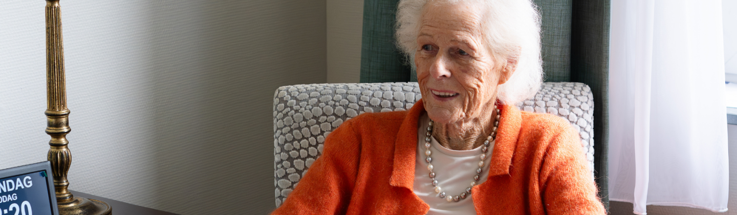 Mevrouw Doves in haar stoel