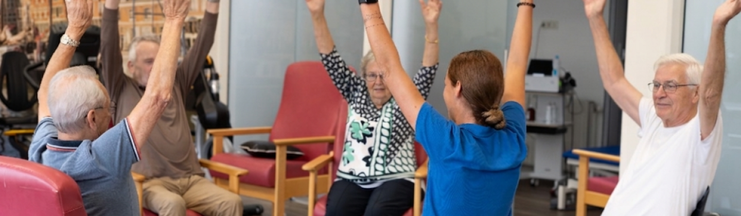 Omring Fitness - Noa met cliënten