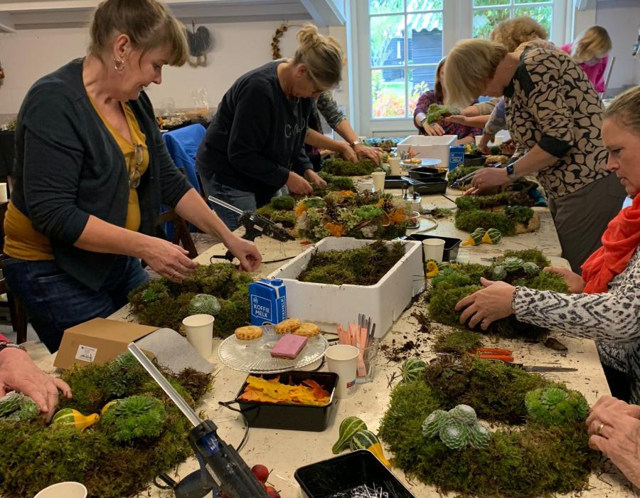 Welverdiend activiteit herfstkrans maken