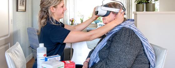 VR bril tijdens wondverzorging