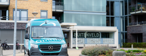 Buitenveld locatie met Omring bus