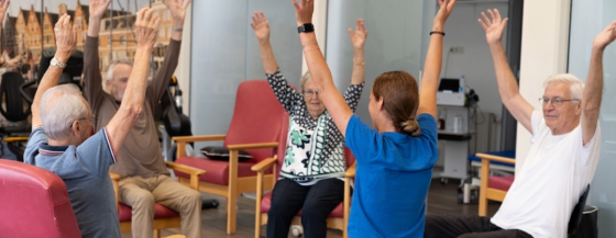 Omring Fitness - Noa met cliënten